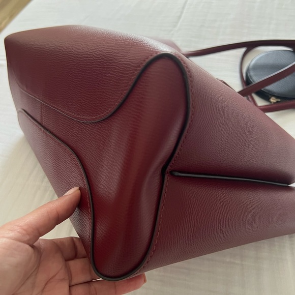 Kate Spade Tote - Picture 5 of 7